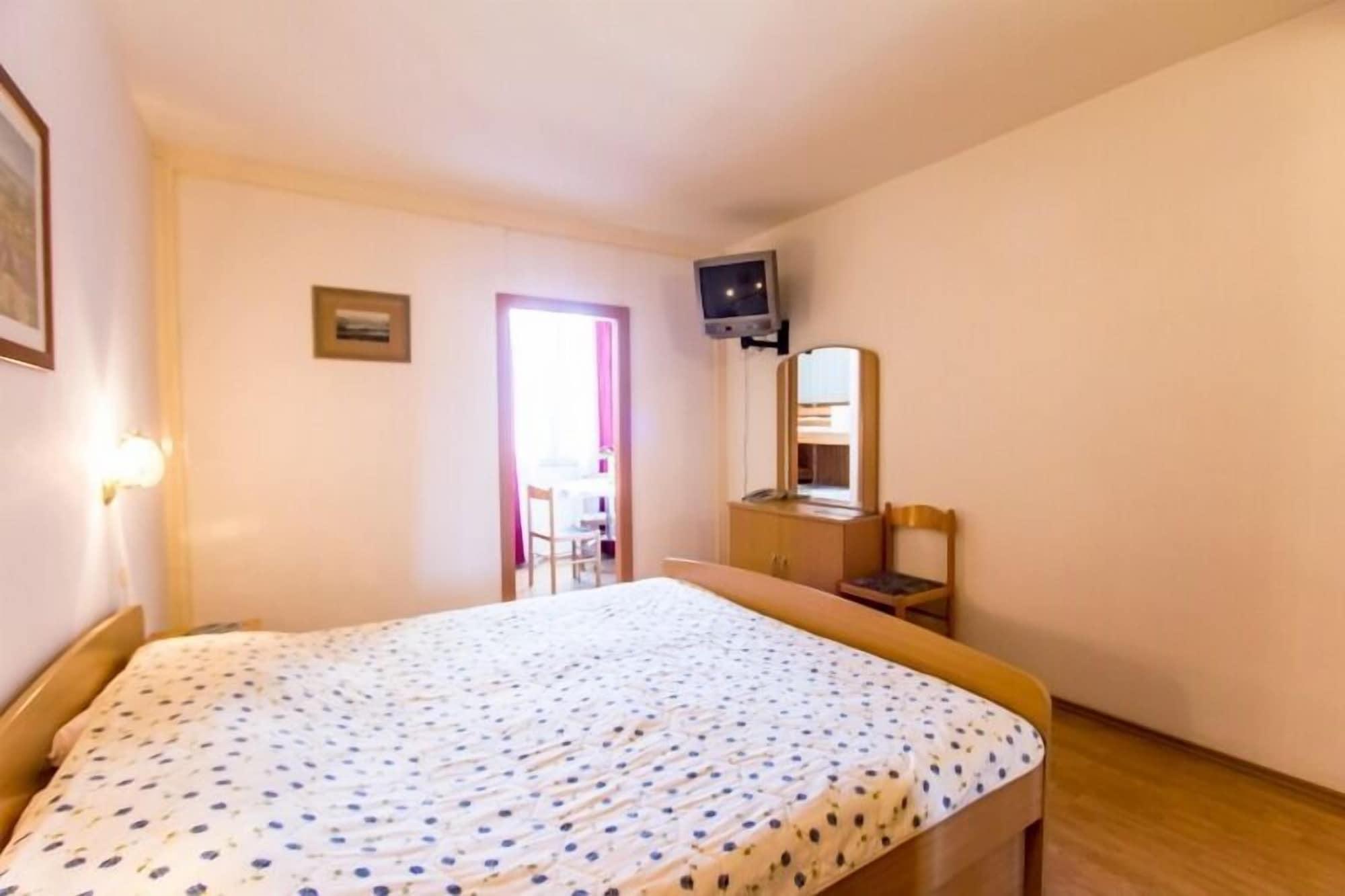 Hotel Omorika Punat Esterno foto