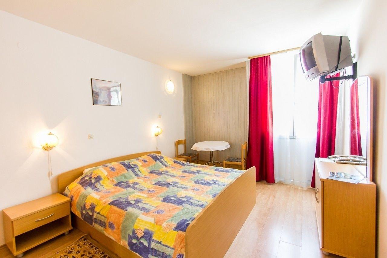 Hotel Omorika Punat Esterno foto