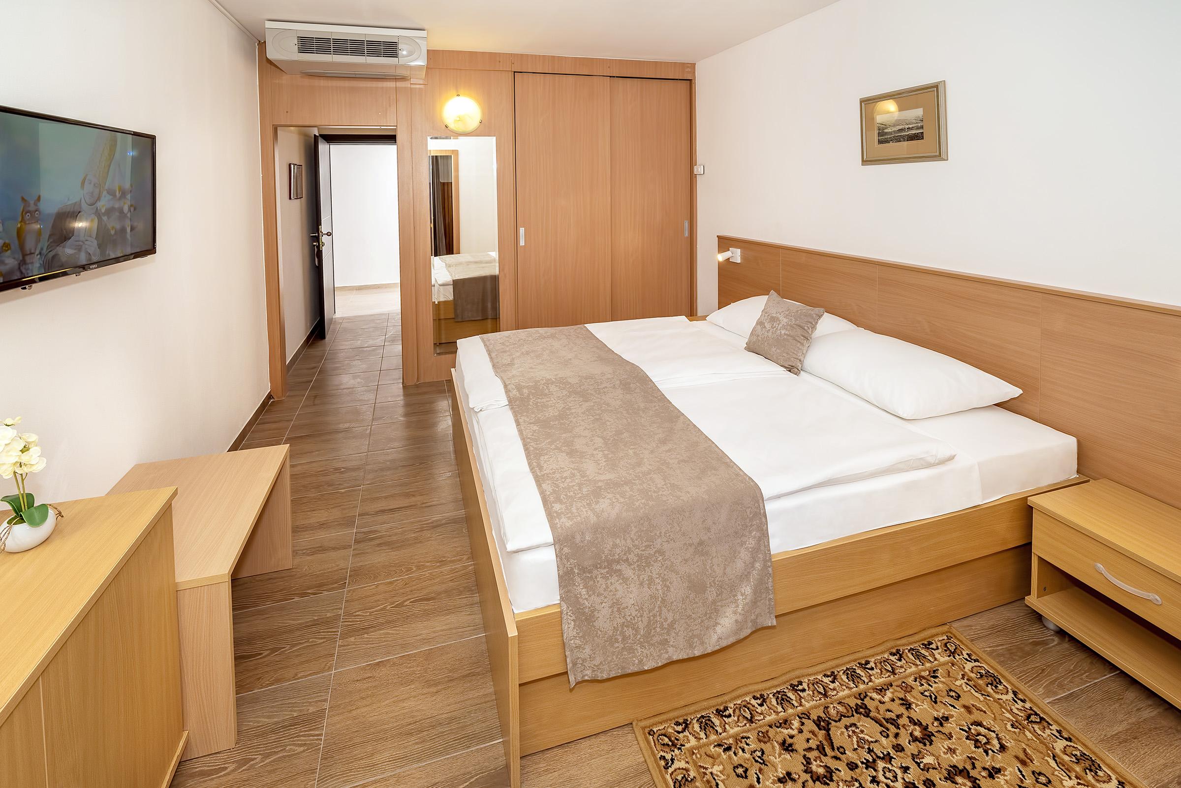 Hotel Omorika Punat Esterno foto