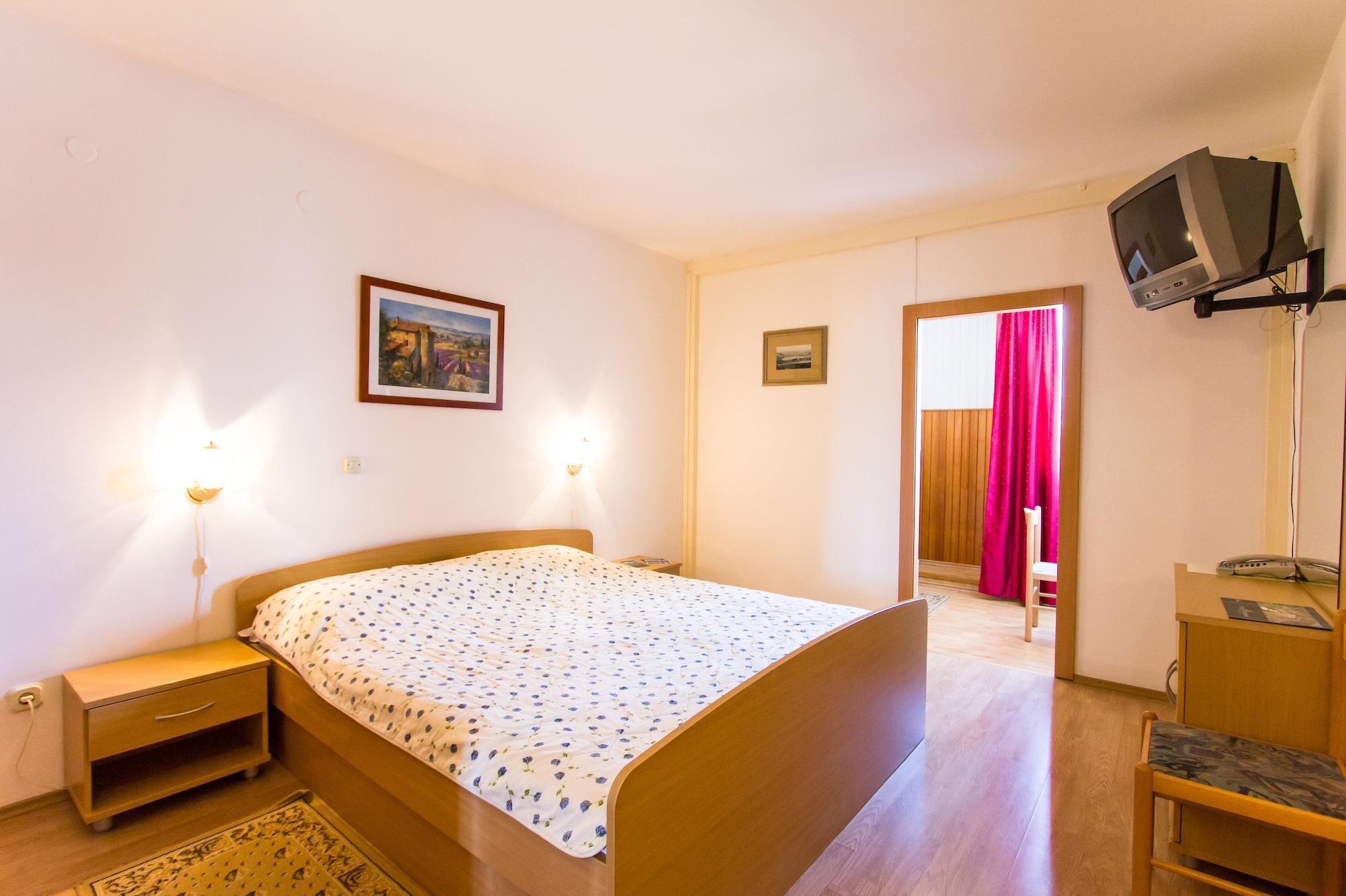 Hotel Omorika Punat Esterno foto