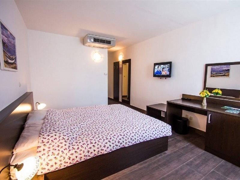 Hotel Omorika Punat Esterno foto