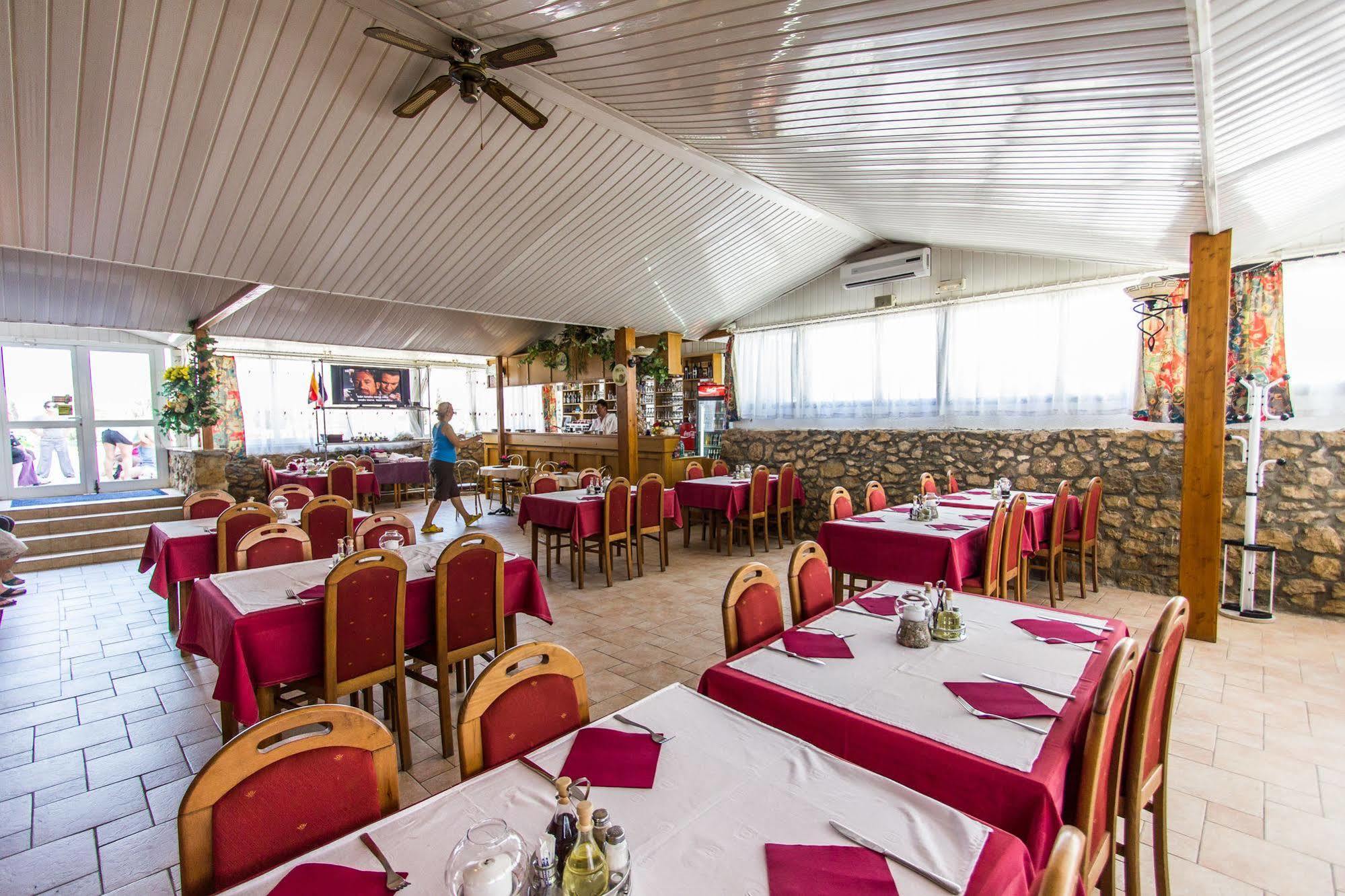 Hotel Omorika Punat Esterno foto