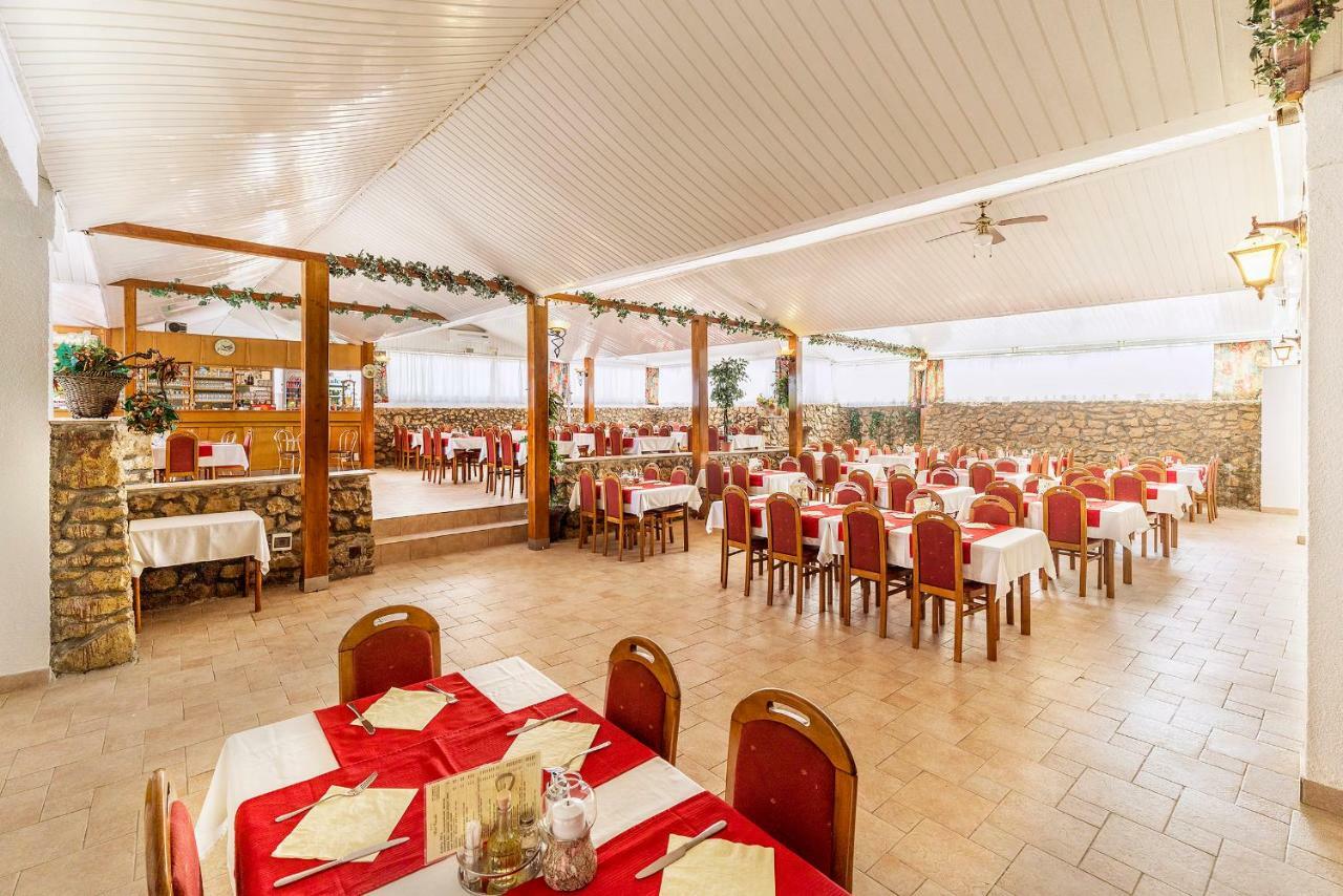 Hotel Omorika Punat Esterno foto