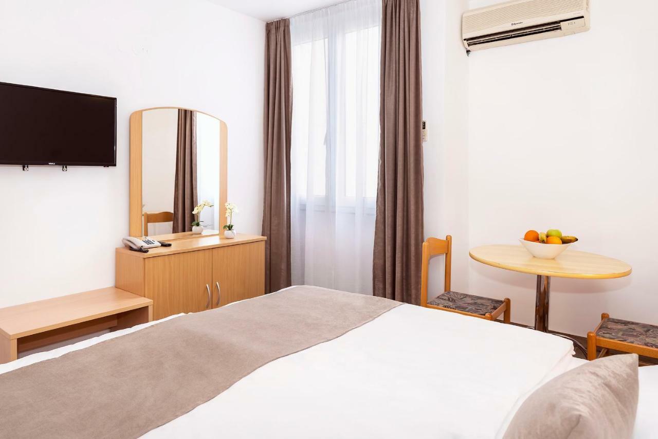 Hotel Omorika Punat Esterno foto