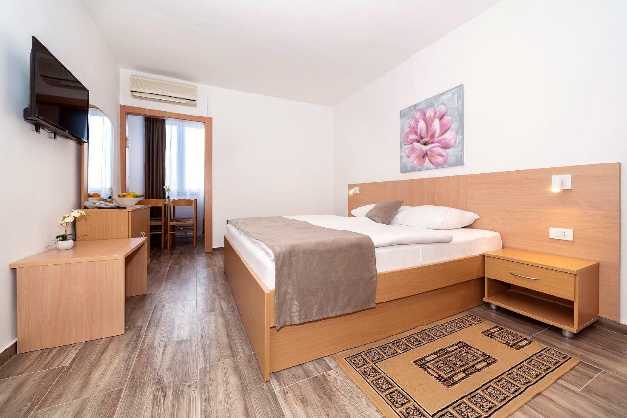 Hotel Omorika Punat Esterno foto