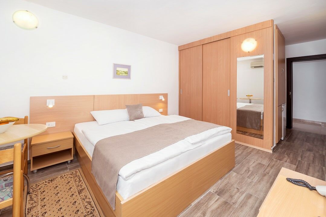 Hotel Omorika Punat Esterno foto